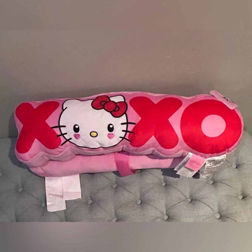 Set Of 2 Hello Kitty Pink And Red Love Xoxo Decorative Pillows Made By Sanrio.